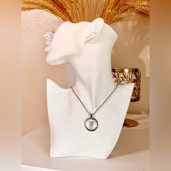 Faith based pendant necklace. - Picture 2 of 3